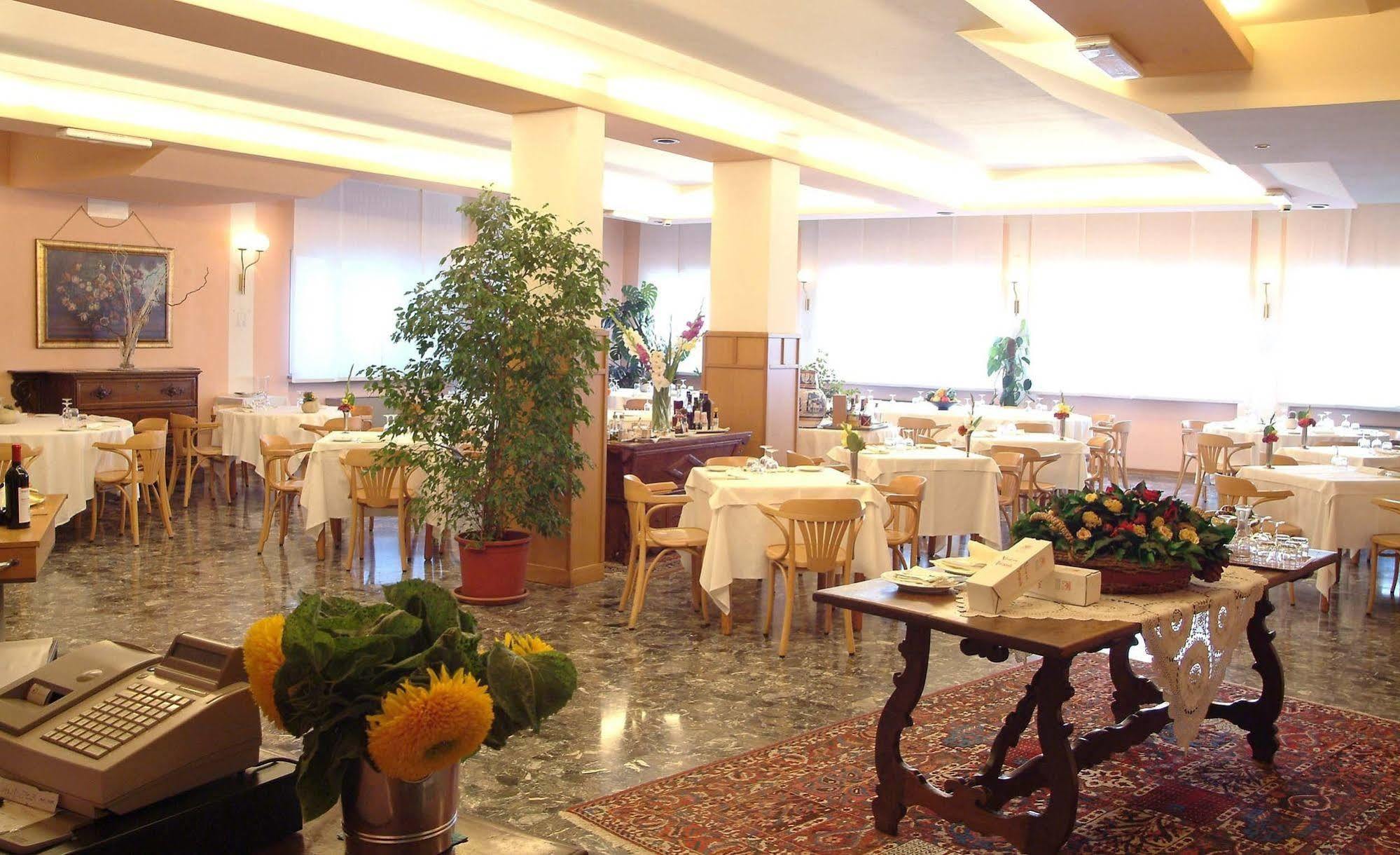 Locanda Alle Officine Hotel Udine Ngoại thất bức ảnh